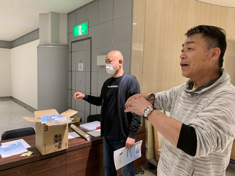 ILCE搬入風景−２　レザークラフト　公募展